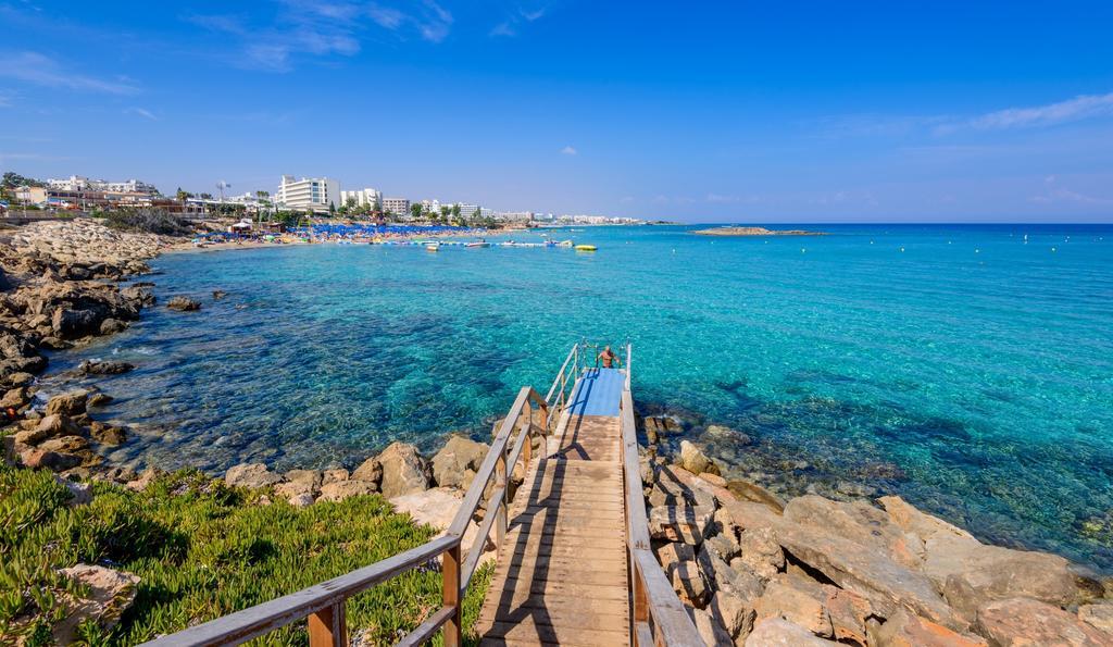 Villa Meredith Paralimni Bagian luar foto